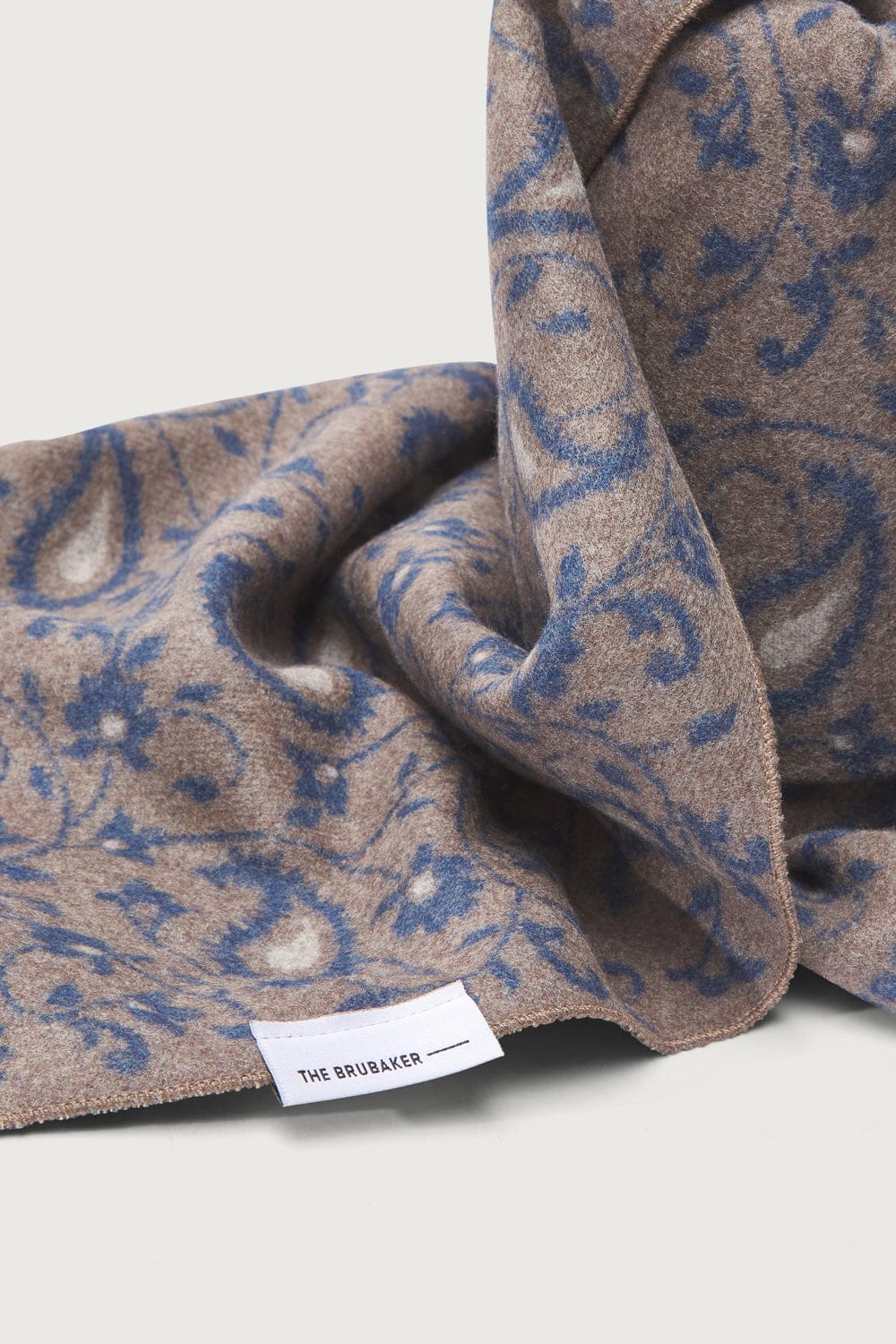 The Scarf Hojas Marron y Marino-3
