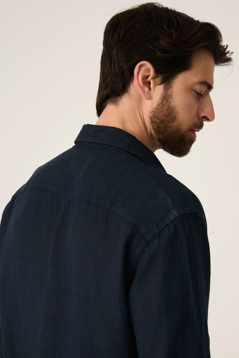 The Guayabera Azul Marino-zoom-