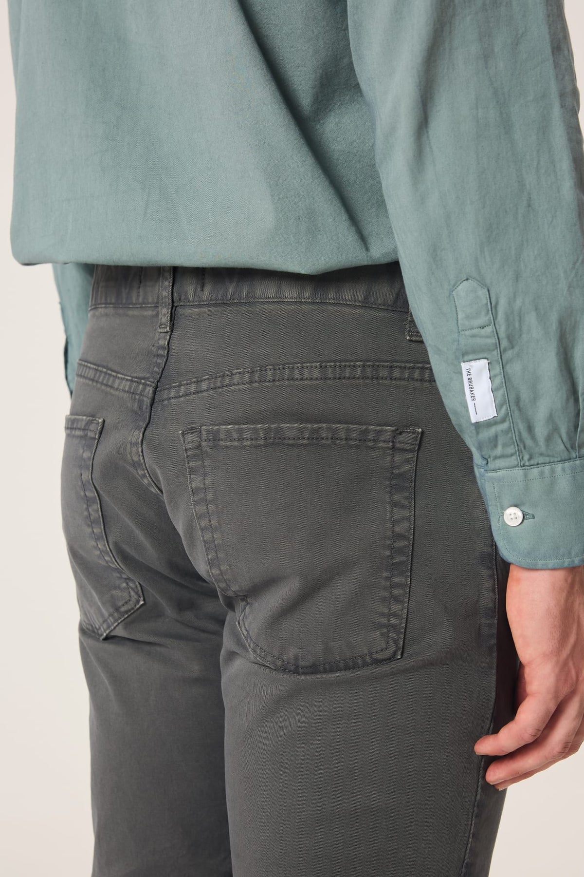 The 5 Pocket Gris Buitrago-zoom-4
