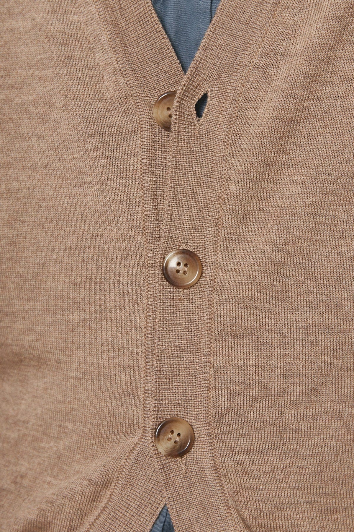 The Merino Cardigan Beige Salinas