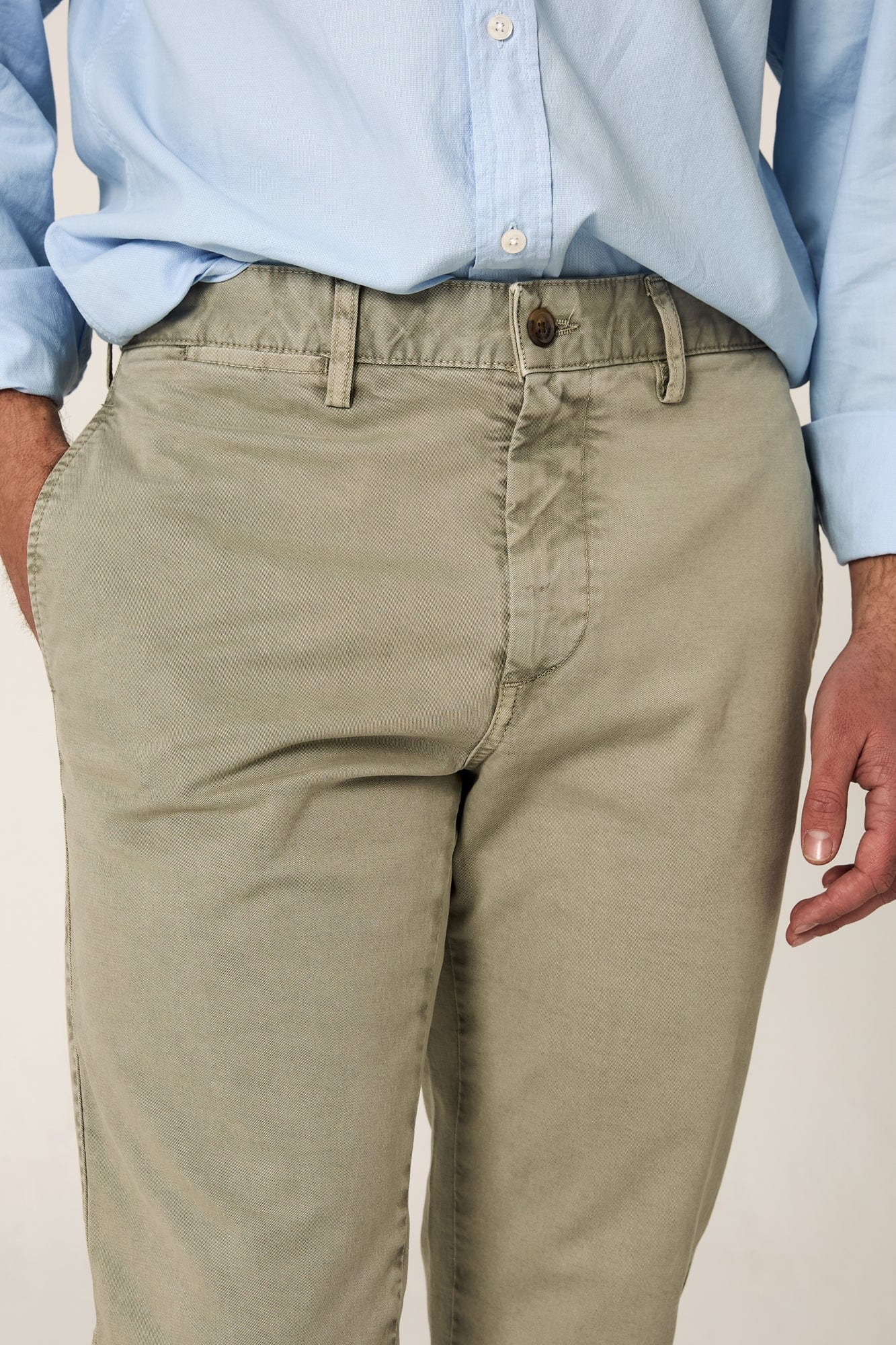 The Chino Verde Khaki-zoom-3