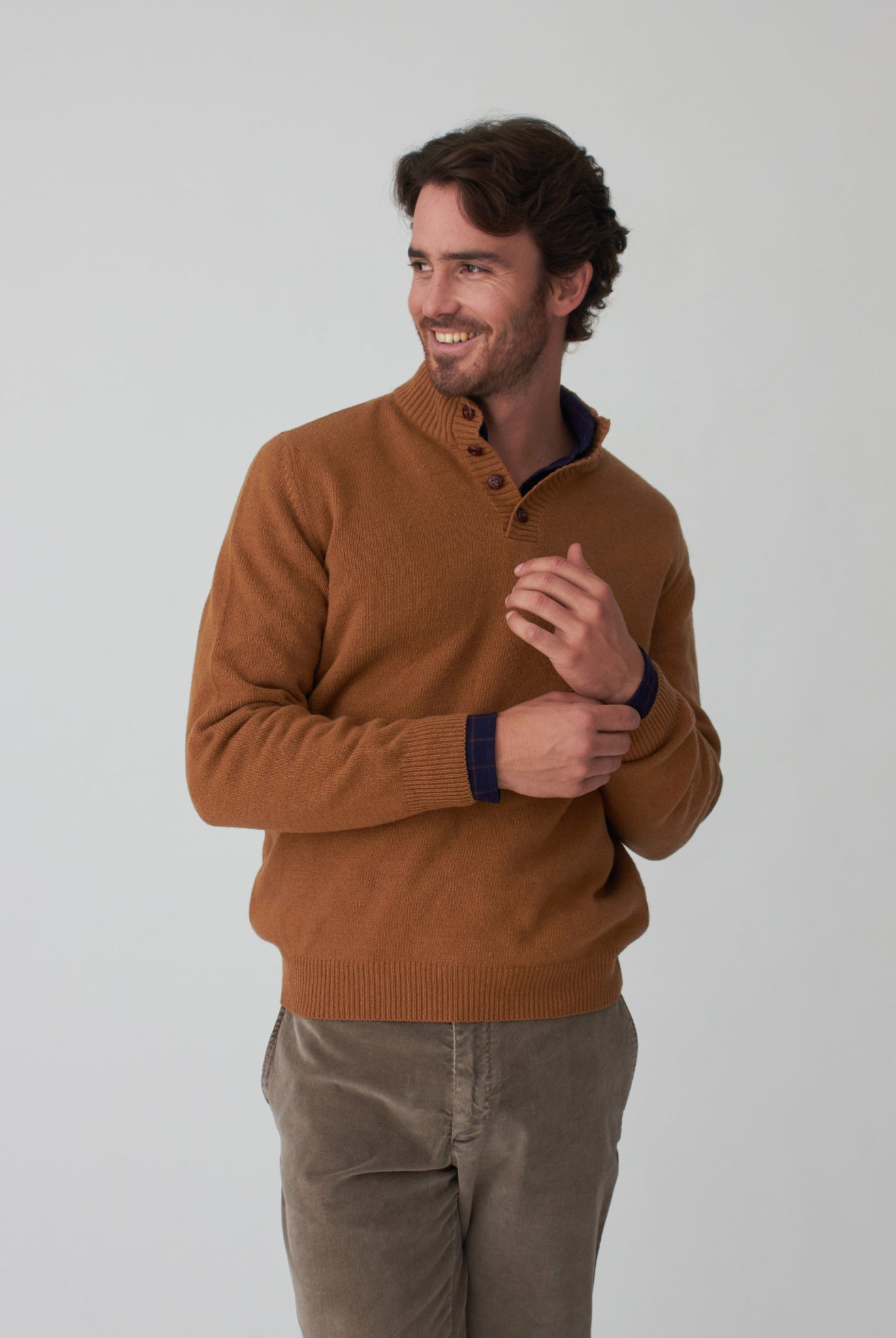 The Lambswool Botones Camel Tostado